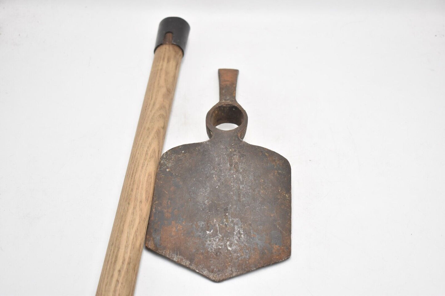 British Army WWII Entrenching Tool – Dated 1941, MKI Helve