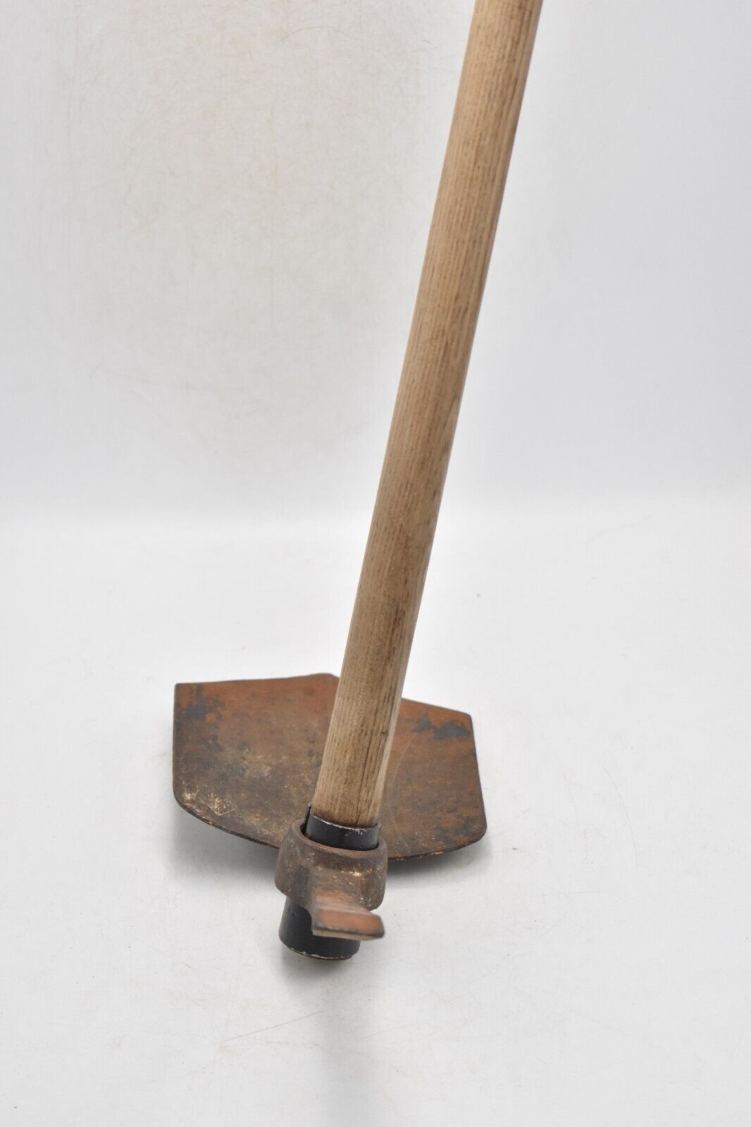 British Army WWII Entrenching Tool – Dated 1941, MKI Helve