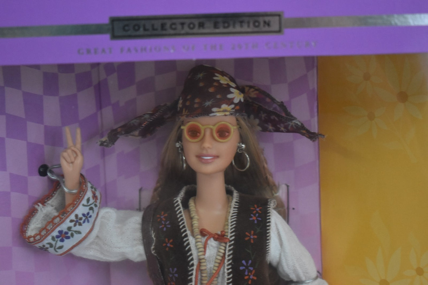 Barbie Peace and Love 70's Collector Edition Hippie Mattel # 27677