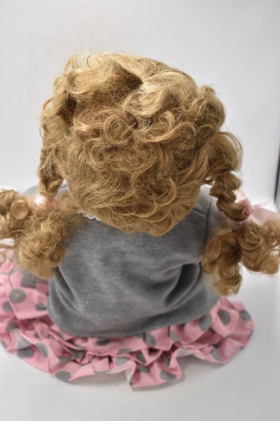 Ashton-Drake “Picture Perfect Avery – Hold That Pose!” Doll – 50cm – Vinyl Limbs
