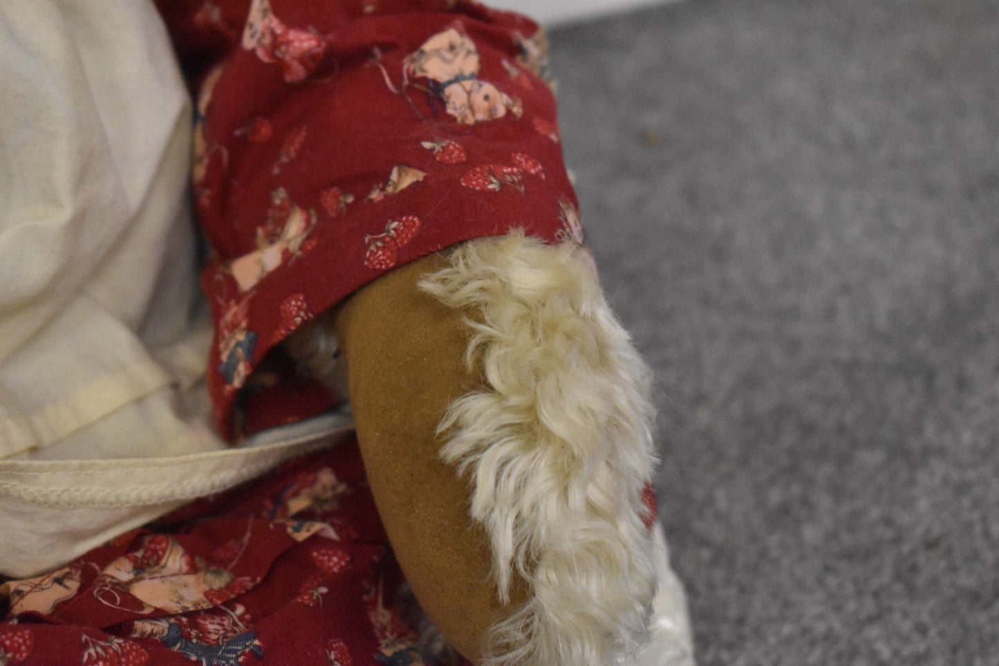 Anita Hill Artist Teddy Bear “Sally Straw” OOAK – Mohair – Fully Jointed – Tags