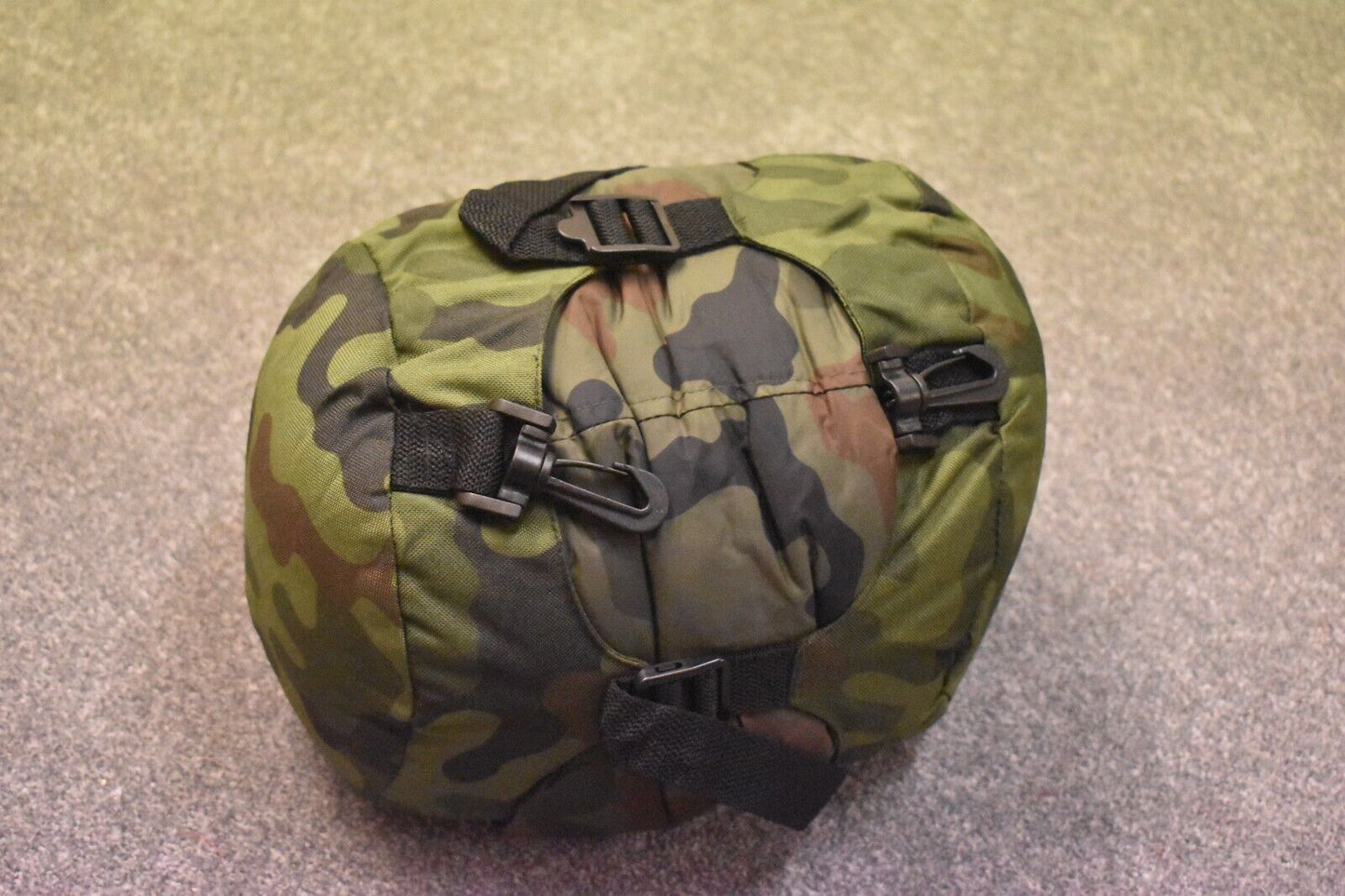 Polish Army Modular Sleep System – Autumn & Winter Sleeping Bag with Liner