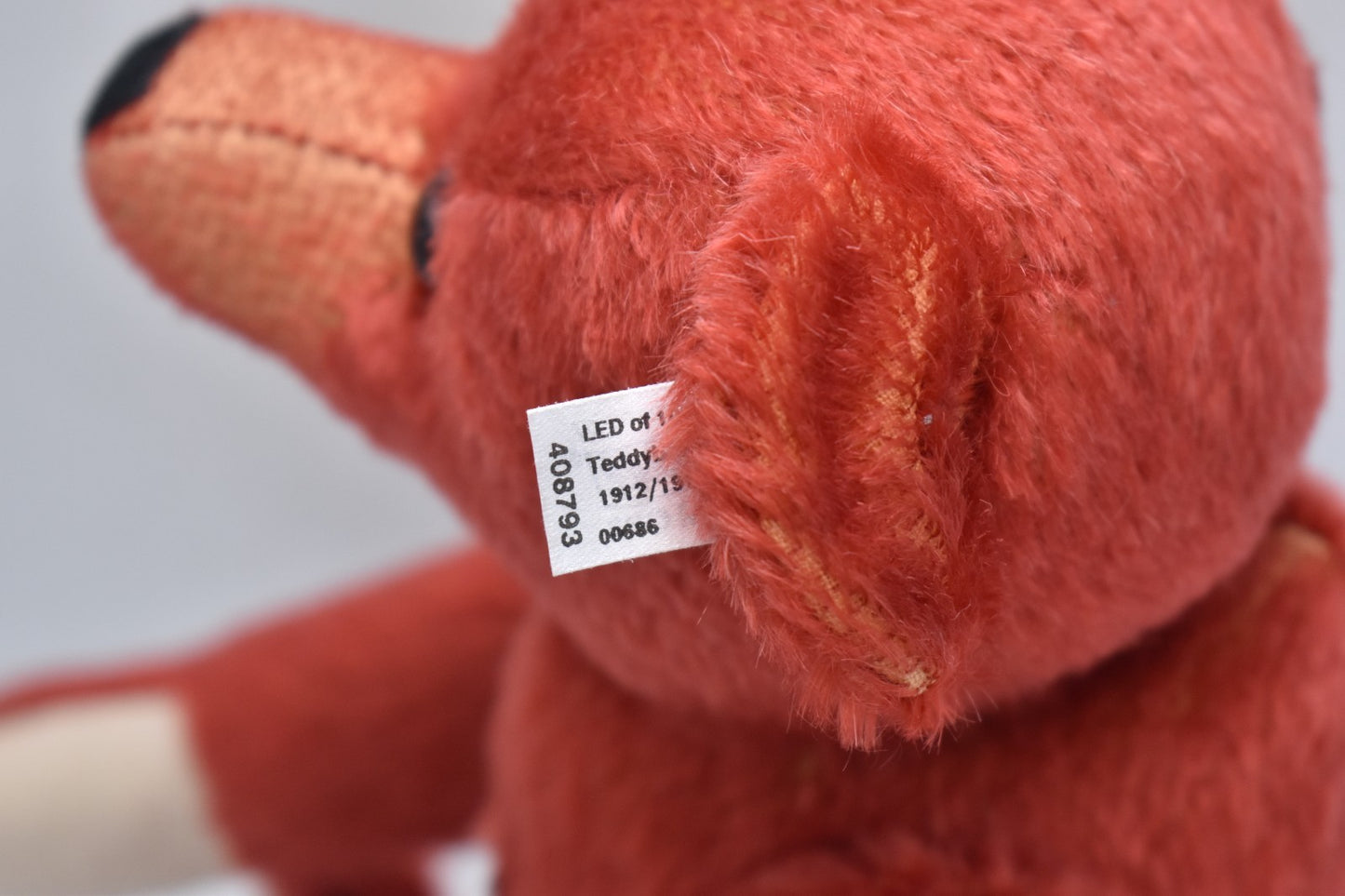 Steiff Teddy Bear Red Replica 1912/1913 – 408793 – Limited Edition #686