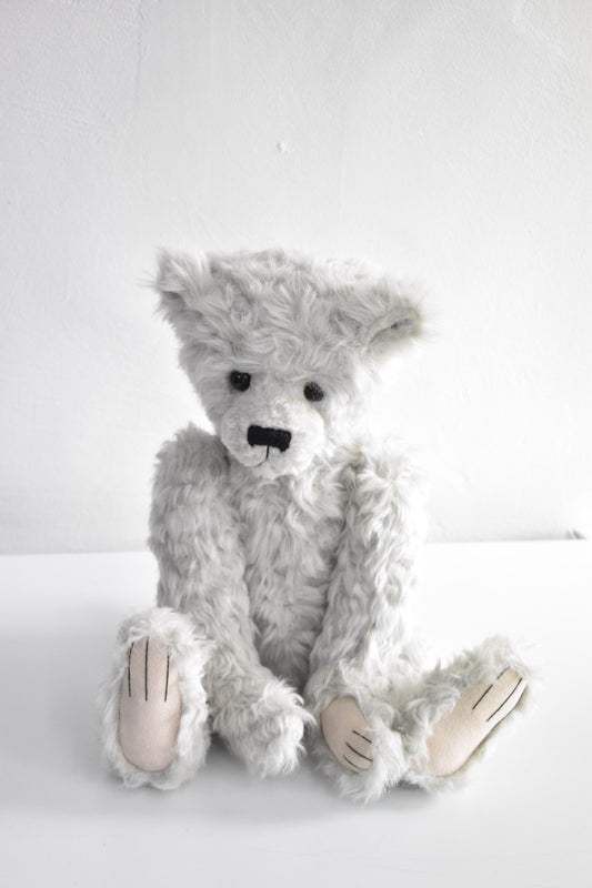 Charlie Bears Margot – Retired – Tagged – Heather Lyell Designed – Growler